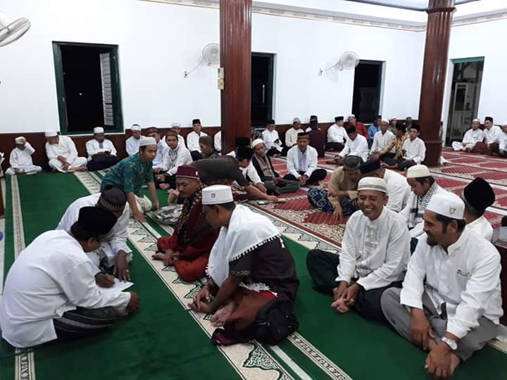 TQN Sambas Gelar Dzikir di MAsjid Bersejarah SIrajul Islam