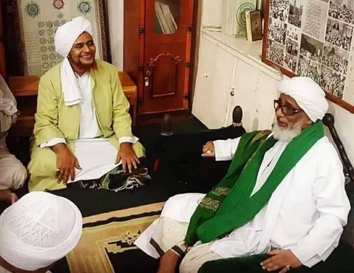 Habib Umar Anjurkan Baca Amalan Pelancar Rezeki Ini Setelah Shalat Dhuhur