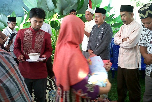 Siapa yang Berhak Aqiqah, Wali atau Orang Tua?