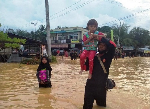 Misi Kemanusiaan: Banser Terjunkan Ribuan Anggotanya ke Lokasi Bencana