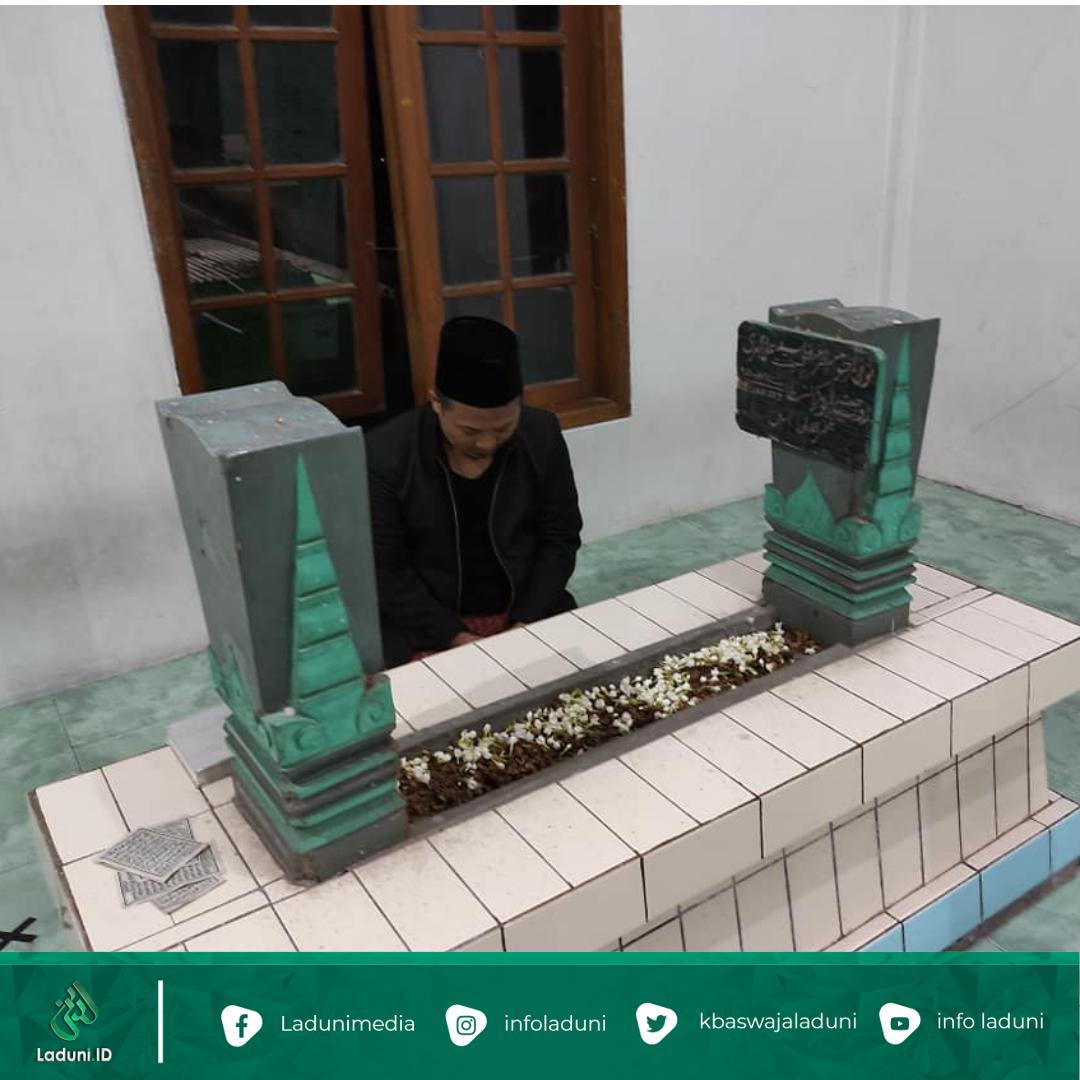 KH. Abdul Karim Lirboyo Sezaman dengan Pengarang Ianatu Tholibin