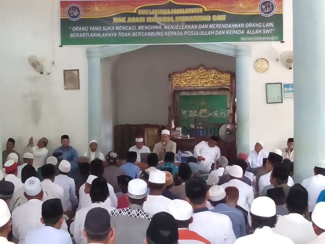 Direktur ASWAJA Center JAwa Timur Beri Tausiyah Maulid Nabi di Madu SariJawa