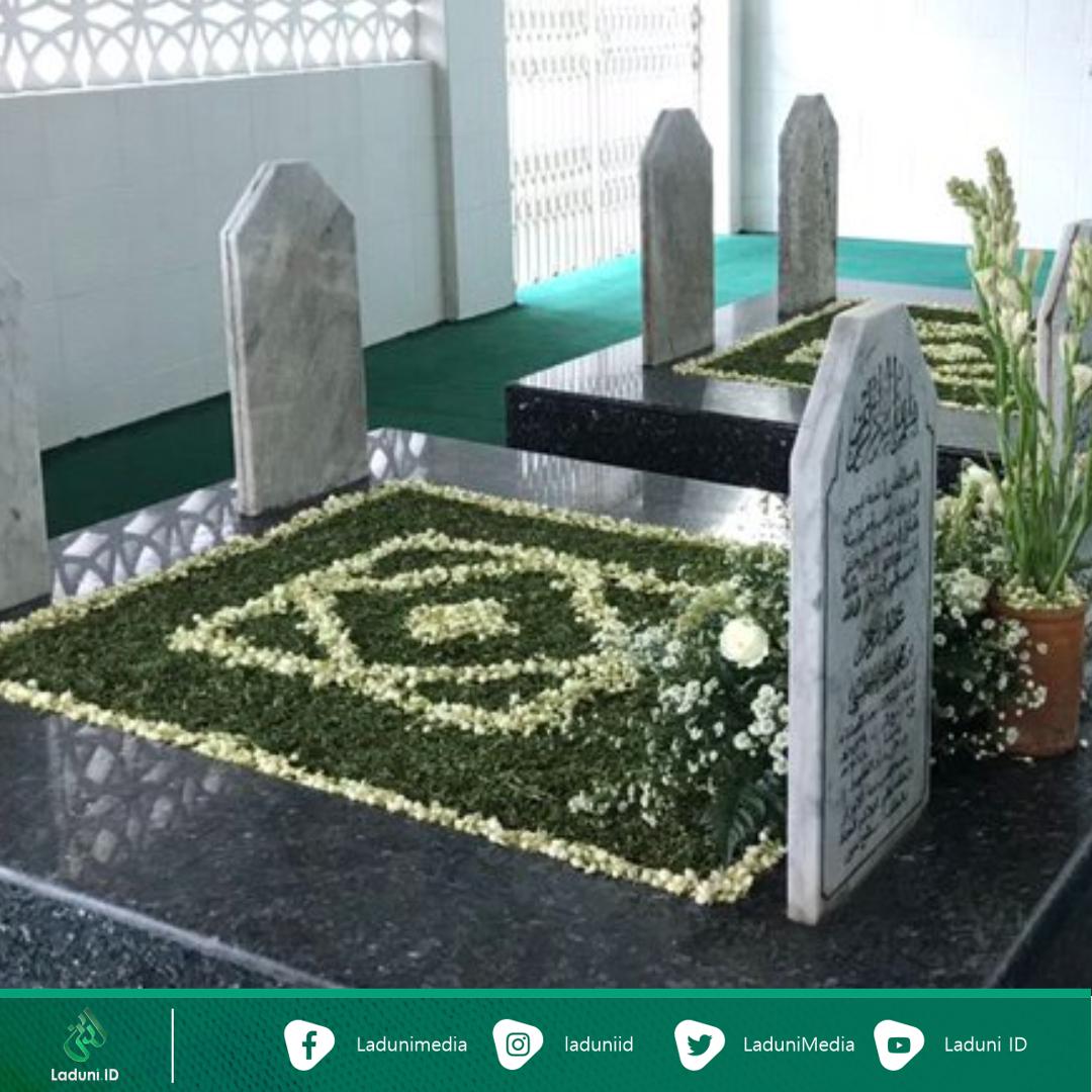 Ziarah Makam Al-Habib Ali bin Abdurrahman Al-Habsyi (Habib Ali Kwitang)