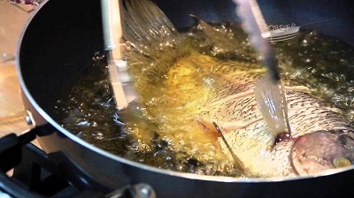 Letupan Saat Menggoreng Ikan Timbulkan Polusi Bahaya, Ini Penjelasannya