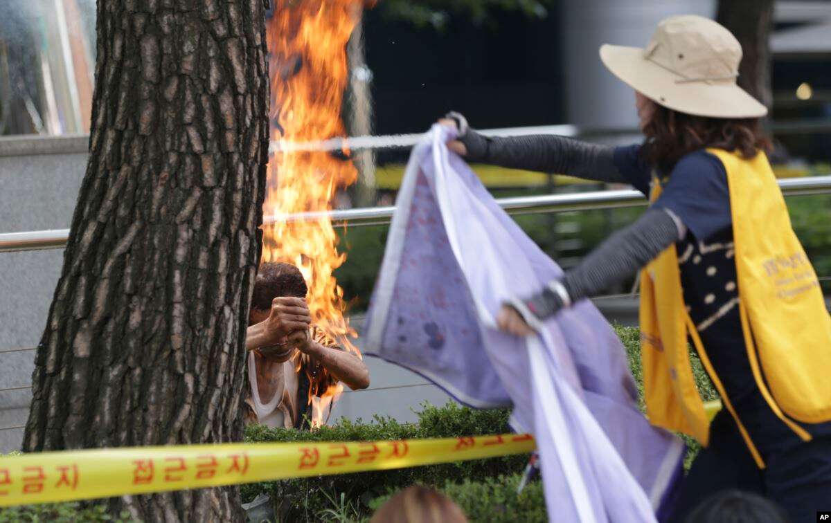 Ketegangan Korsel-Jepang Meningkat, Warga Korsel Bakar Diri di Depan Kedubes Jepang