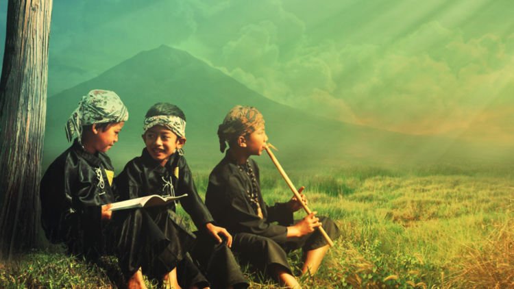 Menghias Kebodohan dan Kemiskinan Dengan Kepalsuan