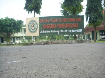 Institut Agama Islam Sunan Giri (INSURI Ponorogo) Ponorogo