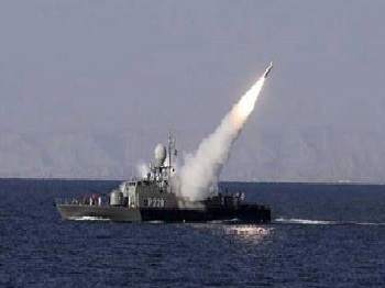 Gelar Latihan Militer di Selat Harmouz, Iran Uji Coba Misil Balistiknya