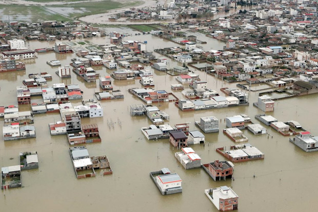 Banjir Bandang Hantam Iran