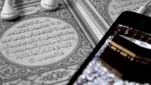 Begini Hukum Mengajarkan Al-Qur’an kepada Non-Muslim