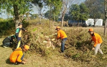Positif, LPBINU Nganjuk Sambut HUT RI Dengan Aksi Bersih Desa
