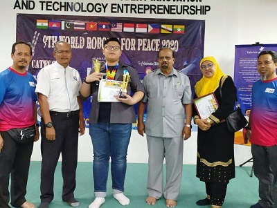 Harumkan Indonesia, Siswa SMP Asal Cianjur Ini Raih Juara 1 Lomba Robot