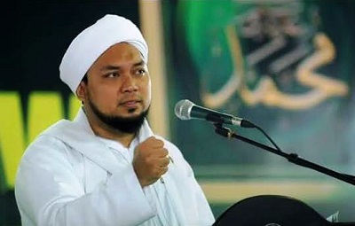 Kiai Azaim Ingatkan Alumni Sukorejo Tidak Patut Posting Pendapat Wahabi