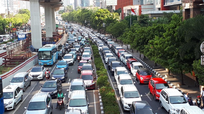 5 Langkah Bijak untuk Anda yang Terjebak Macet di Jalan saat Puasa