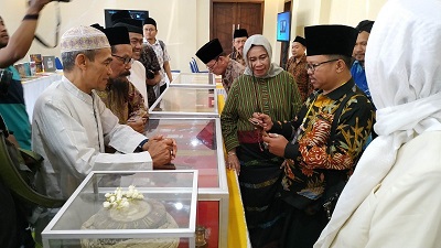 Pesantren Lirboyo Gelar Pameran Pusaka dan Kitab Kuno