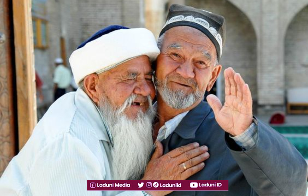 Khutbah Jumat: Landasan Seorang Mukmin Menjalin Persahabatan karena Allah