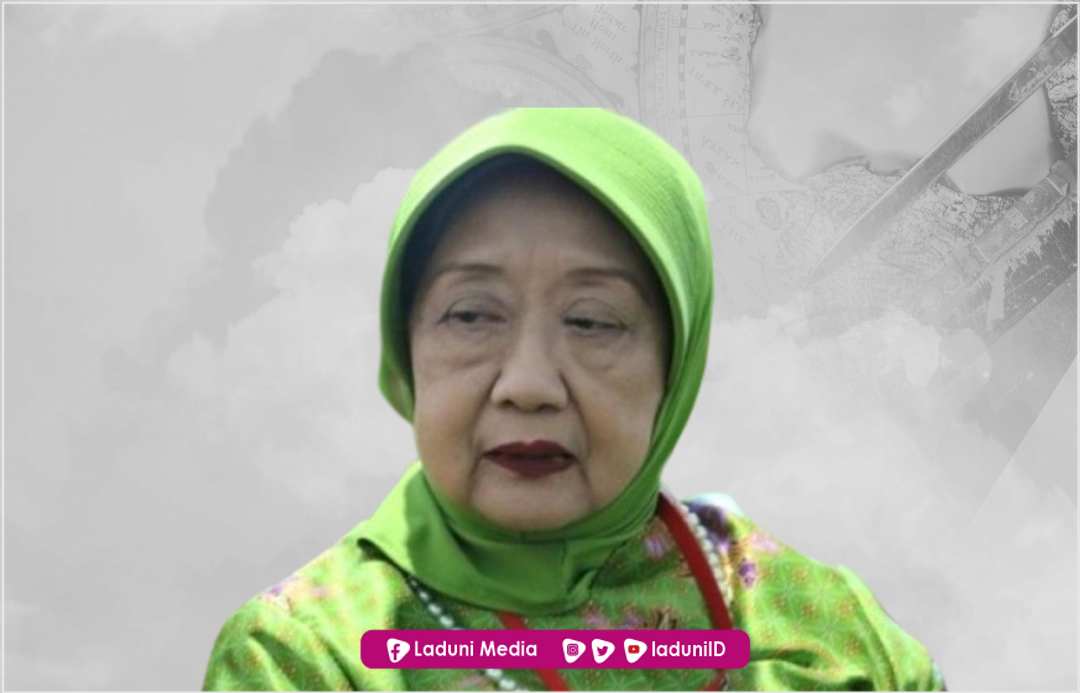Biografi Nyai Hj. Aisyah Hamid Baidlowi
