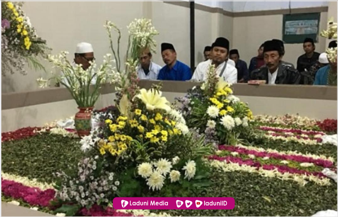 Ziarah Makam KH. Ahmad Djazuli Utsman, Pendiri Pondok pesantren Al-Falah Ploso