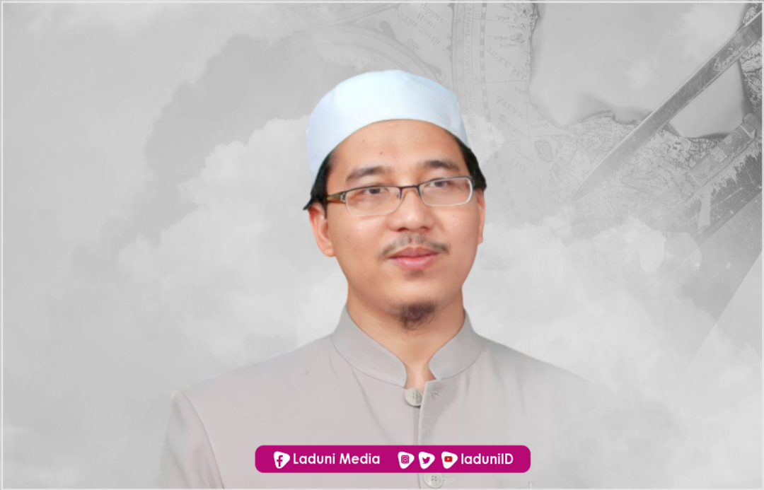 Biografi KH. Ahmad Wafi Maimoen