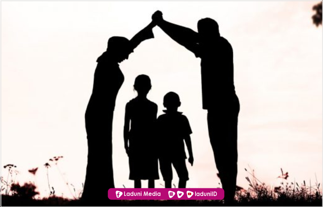 Hukum Mengangkat Anak Orang Lain untuk Adopsi