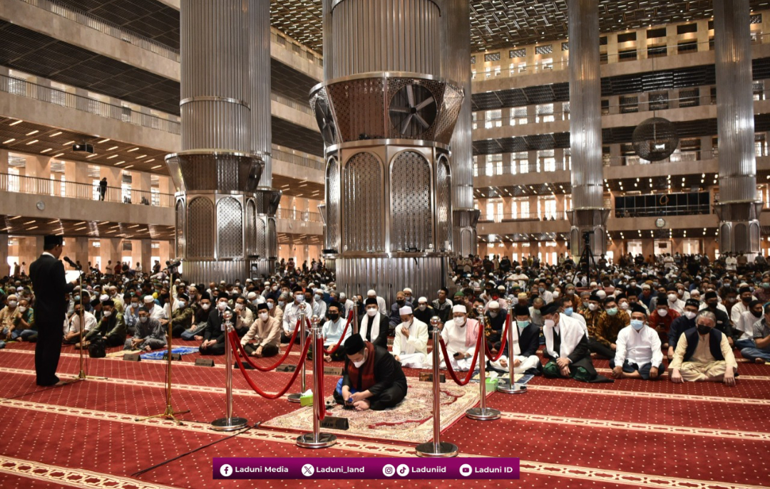 Pahala Orang yang Berangkat ke Masjid dan Menunggu Waktu Shalat untuk Berjamaah