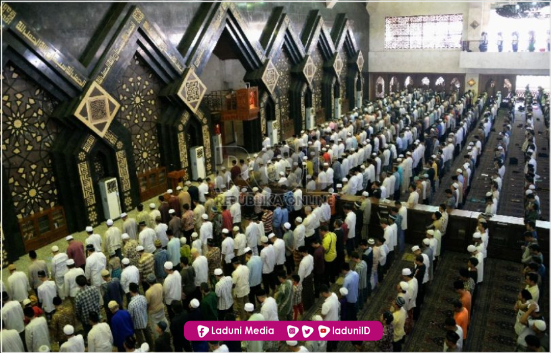 Hukum Mengulang Shalat Jumat dengan Shalat Dzuhur