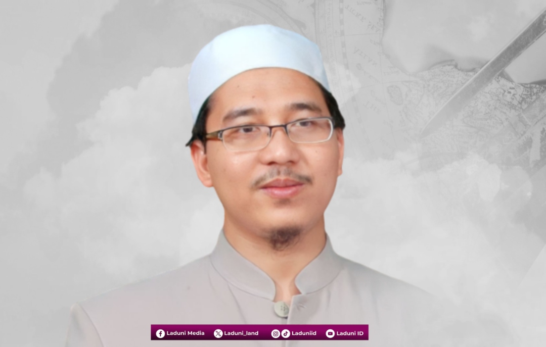 Biografi KH. Ahmad Wafi Maimoen