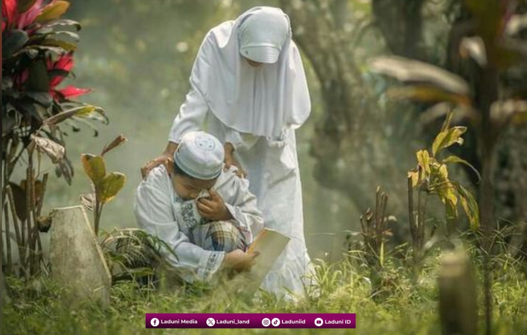 Kebahagiaan Orang Tua di Alam Kubur ketika Diziarahi atau Didoakan Anaknya