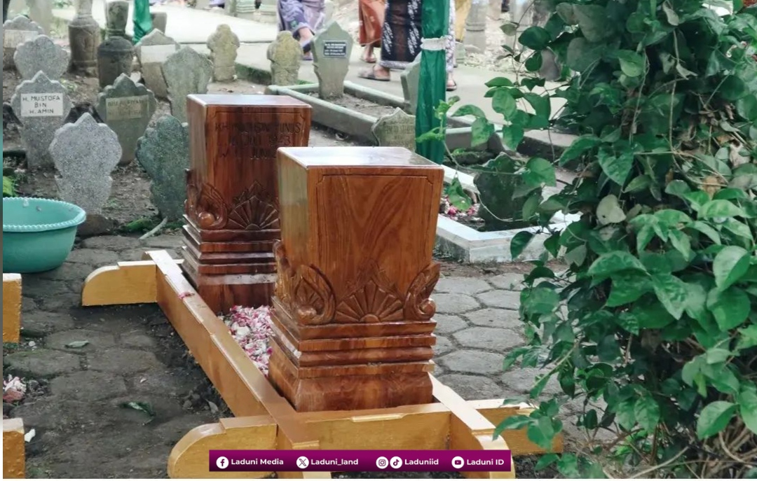 Ziarah di Makam KH. Muchsin Yunus, Pendiri Pesantren Azzahro' Kendal