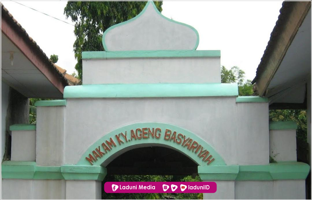 Ziarah di Makam Kiai Ageng Basyariyah, Leluhur Gus Dur dari Jalur Nyai Nafiqoh