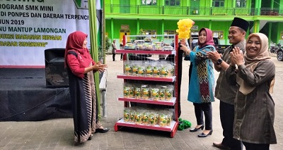 Ciptakan Wirausahawan, SMK Ma’arif NU Lamongan Gelar Pelatihan Mini