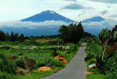 Safari Religi dan Berdoa di Makam KH. Idris Temanggung