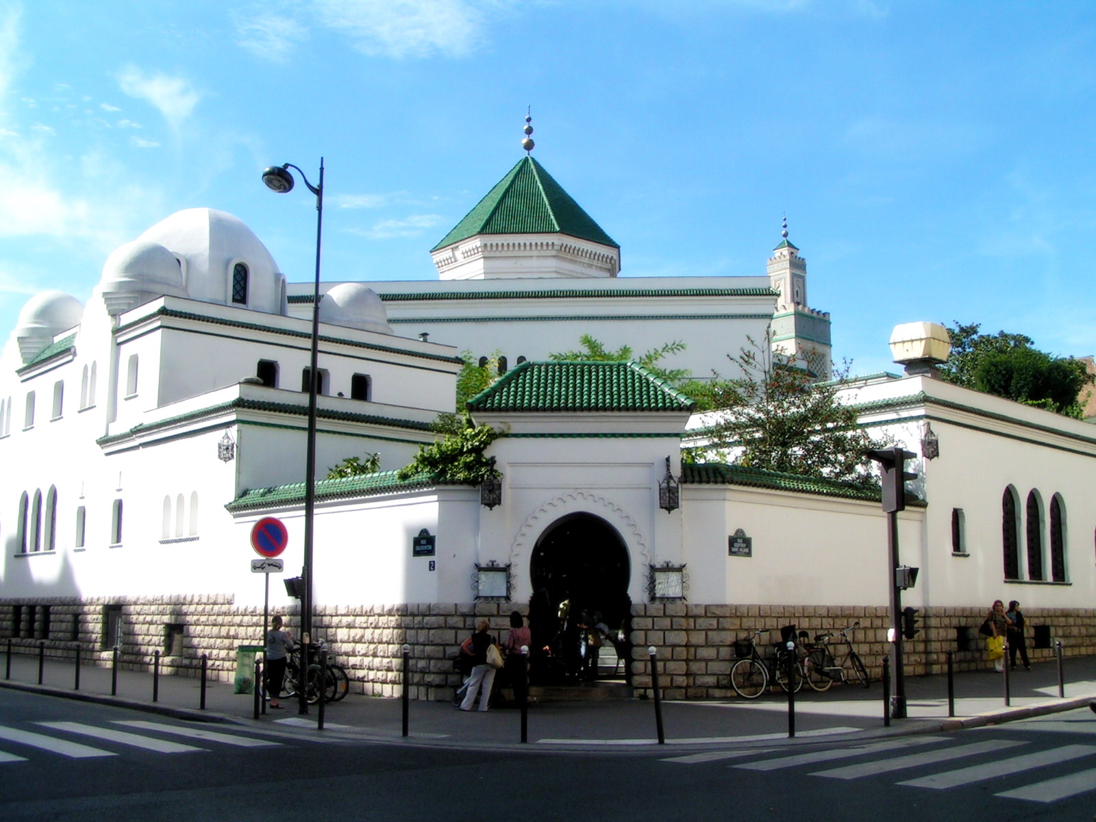 Masjid Agung Paris, Simbol Toleransi Umat Beragama Islam