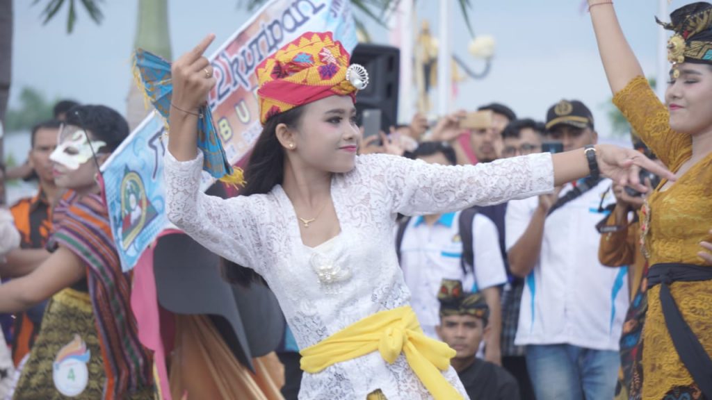 Lomba Nyongkolan Tandai Kemeriahan Kirab Pemuda Nusantara di Lombok