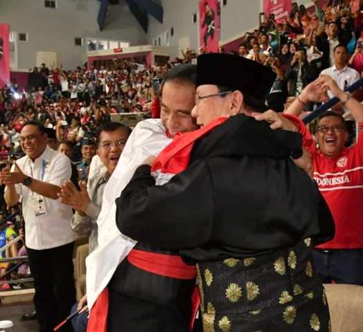 Rangkulan yang Membawa Kedamaian