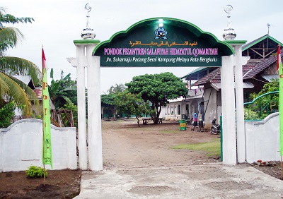 Pesantren Hidayatul Qomariyah Bengkulu