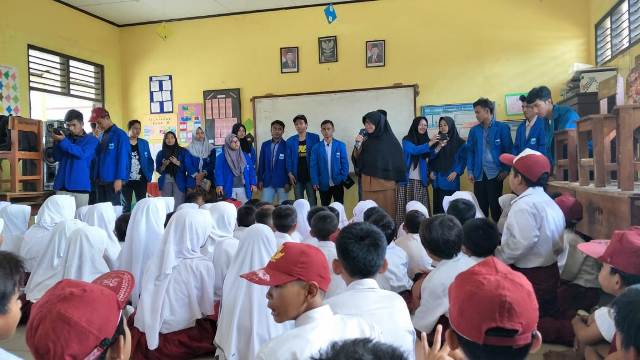 Bantu Korban Bencana Selat Sunda, PMII Unusia Kirim Peralatan Sekolah