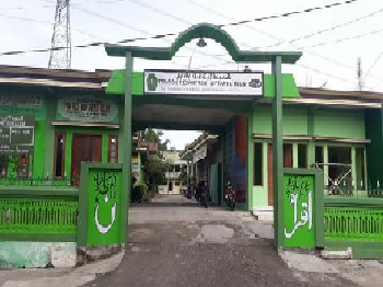 Pesantren Miftahul Ulum Gresik