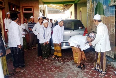 Akhlak Murid kepada Guru Menurut Kiai Hasyim Asy’ari