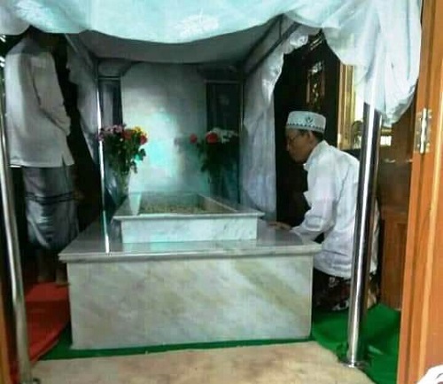 Kisah Orang Shaleh Bermimpi Maqam Kewalian Habib Toha Ciledug