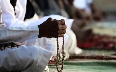 Susunan Lengkap Wirid Setelah Shalat Maghrib dan Subuh Beserta Keutamaannya
