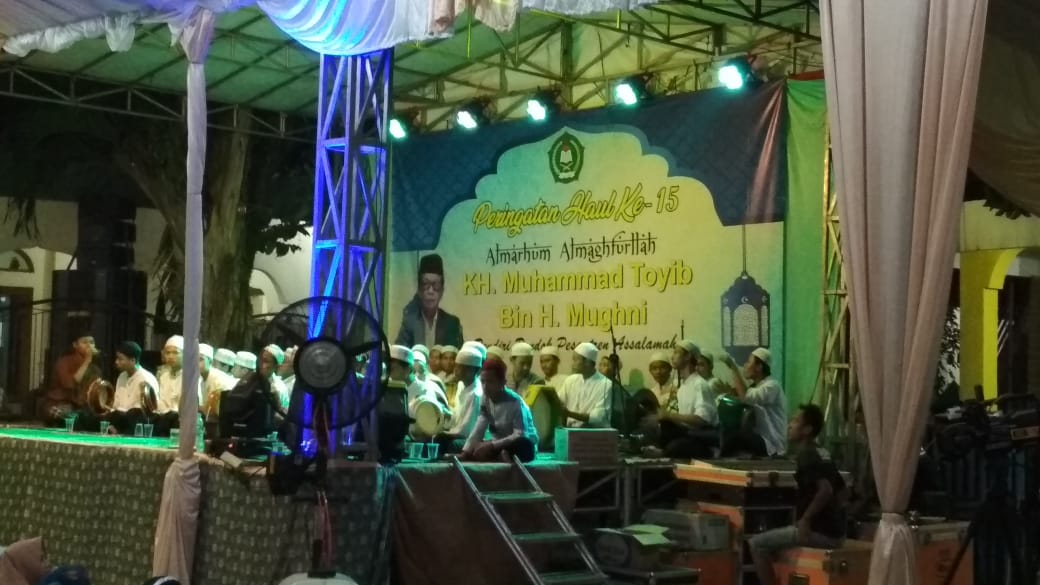Ribuan Jamaah Larut di Haul Mbah Yai Thoyib
