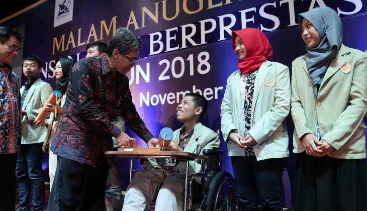 UGM Berikan 120 Penghargaan Insan Berprestasi Nasional Maupun Internasional 