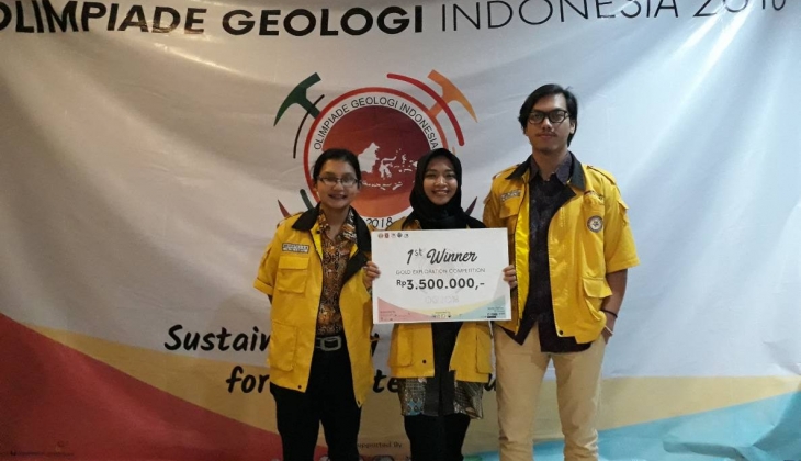 UGM Juara Satu Kompetisi Eksplorasi Tambang Emas di Bandung 