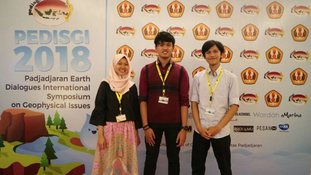 Tiga Mahasiswa UI Temukan Metode Baru Deteksi Cadangan Minyak Melalui Satelit