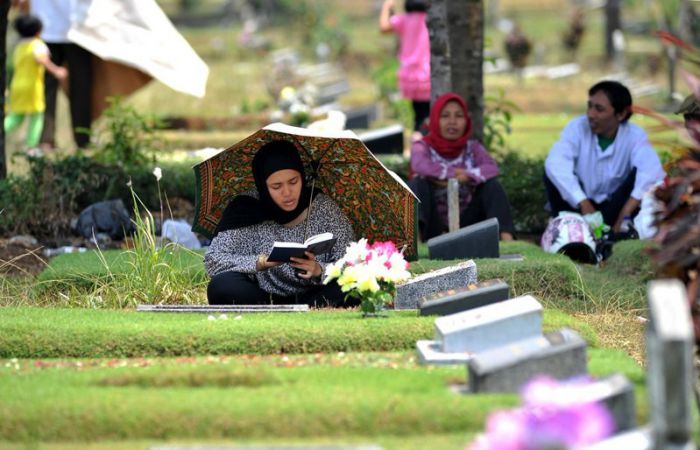 Ziarah Kubur Menjelang Ramadhan dan Hari Raya